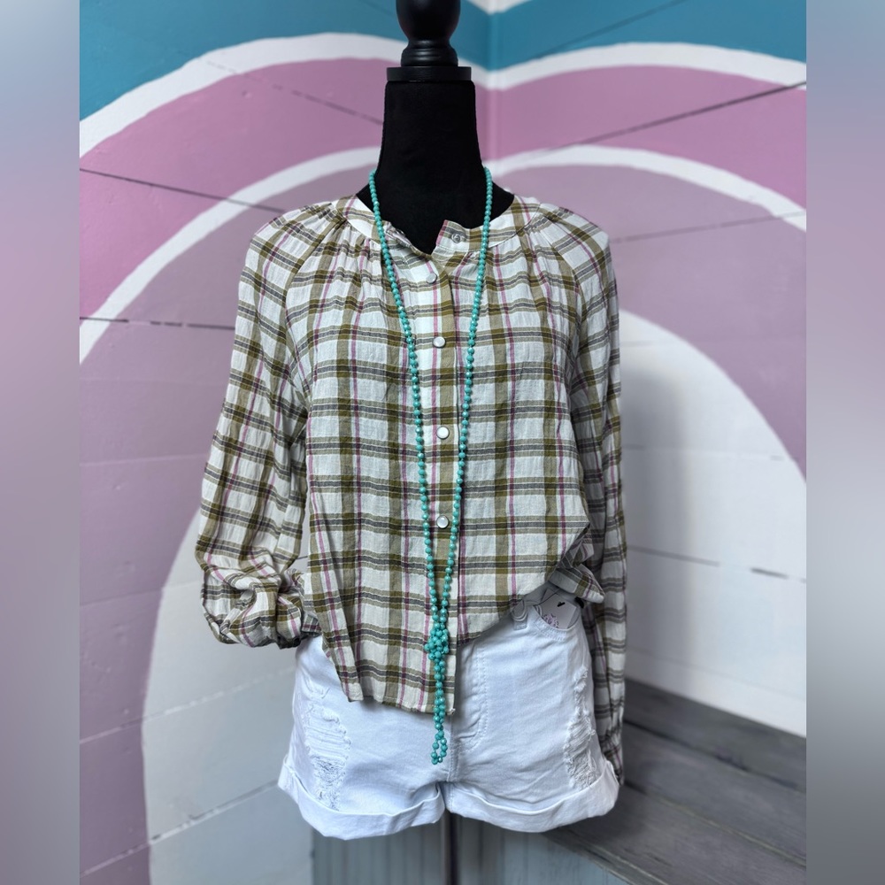 Lalavon Pearl Snap Plaid Lightweight Crop Crepe Blouse 💗